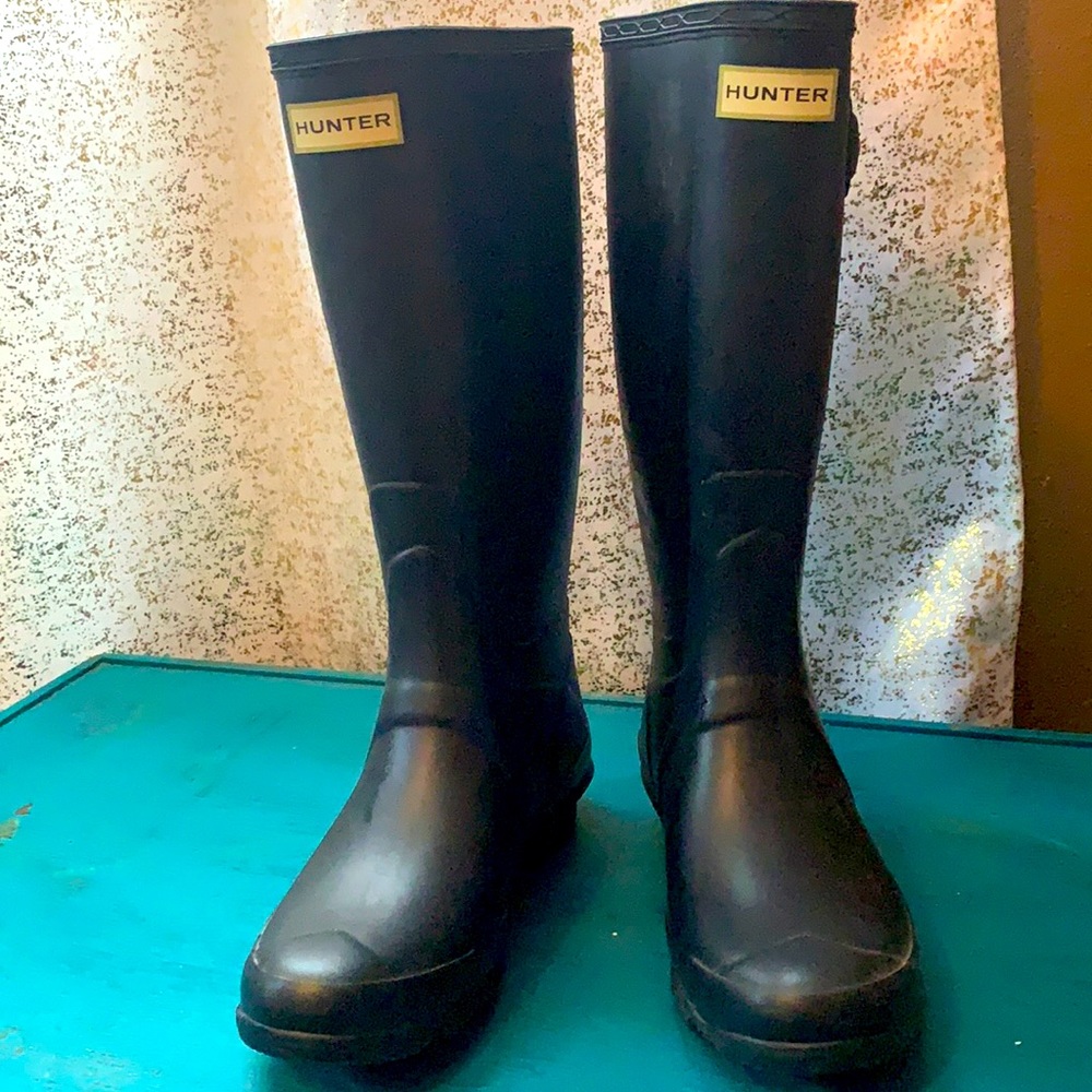 Women’s Hunter boots.
